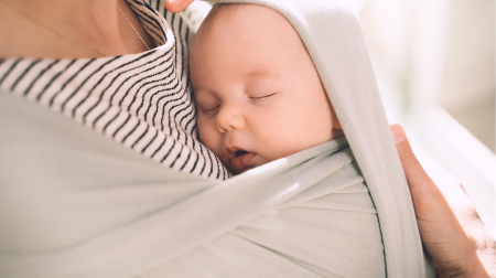 bæring av baby i sjal